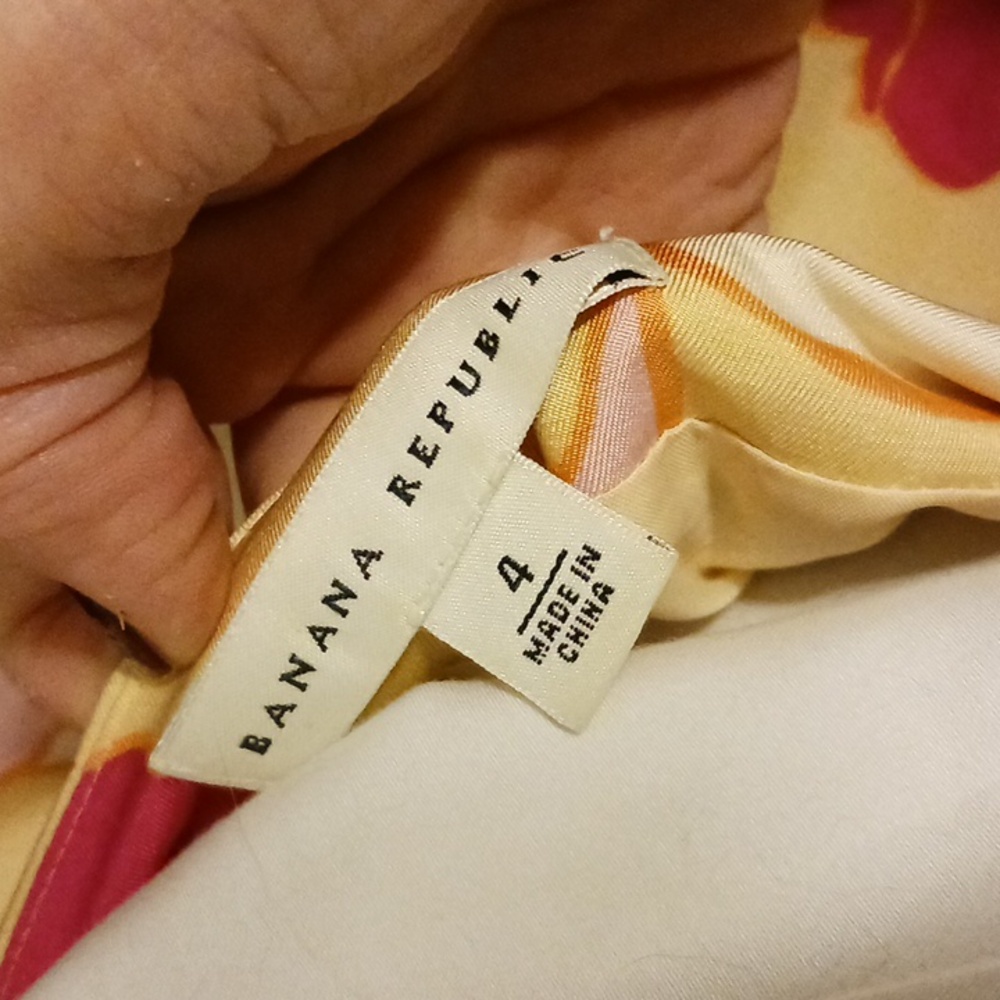 SPECIAL 2/$25Flowered Banana Republic skirt - Picture 5 of 5